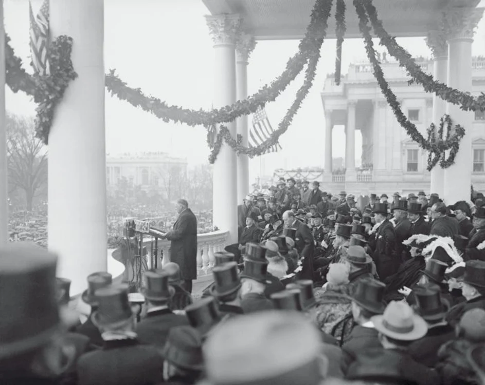 În faţa Capitoliului,  preşedintele Herbert Hoover. 4 martie 1929