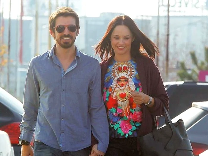 
    Locuinţa vedetei a fost spartă în seara zilei de 21 august  