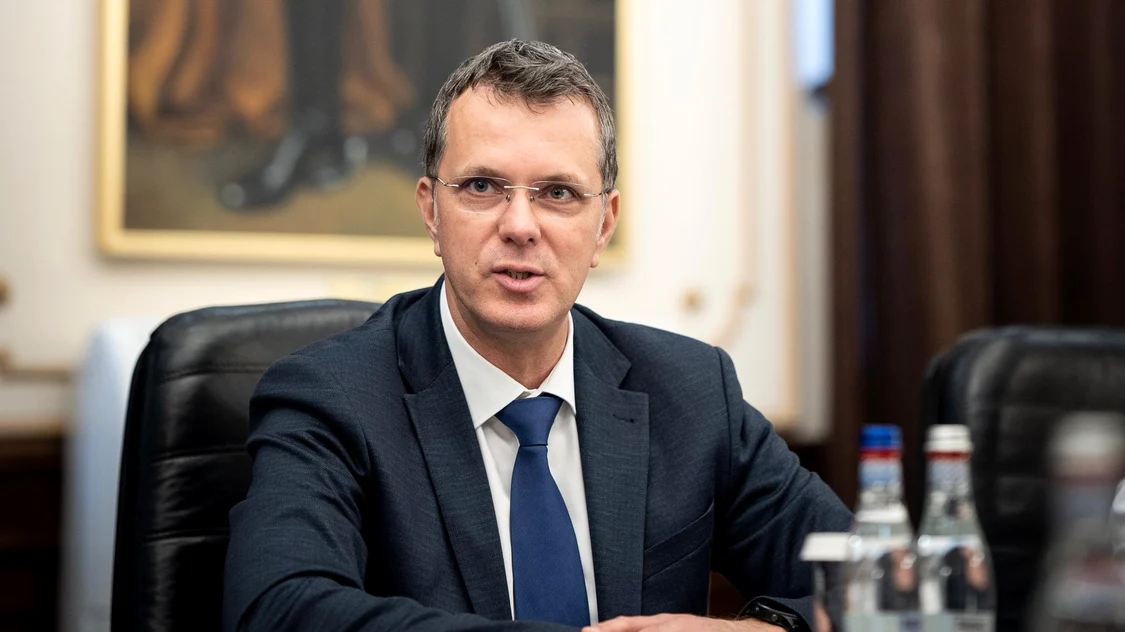 Ionuț Moșteanu, ministrul Apărării naționale FOTO: Facebook