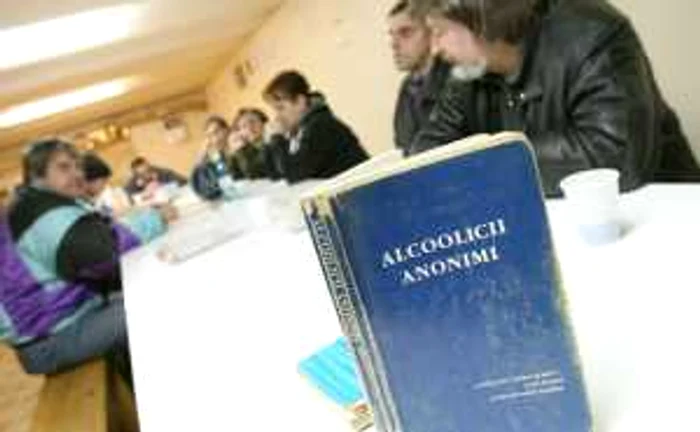 Membrii grupului îşi împărtăşesc experienţele