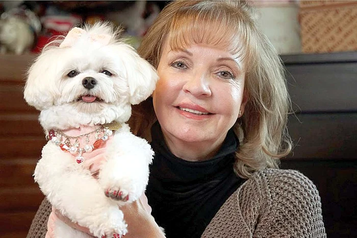 Rose Ann o iubeşte la nebunie pe Bella Mia