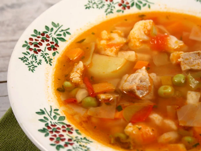 Ciorbă țărănească FOTO e-retete.ro
