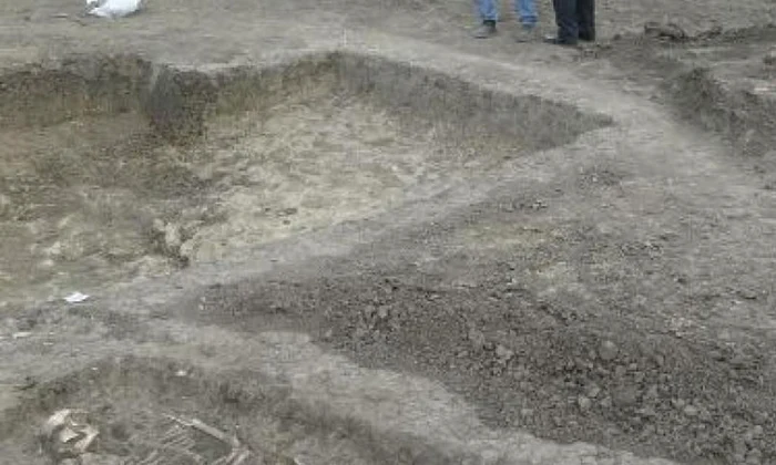 Un cimitir al migratorilor avari, descoperit sub autostrada Nadlac Arad jpeg