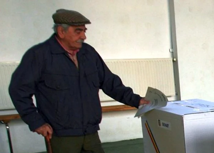 La alegerile pentru Parlamentul României pot vota doar cetăţenii cu domiciliul pe raza secţiei de votare. (Arhiva Click!)
