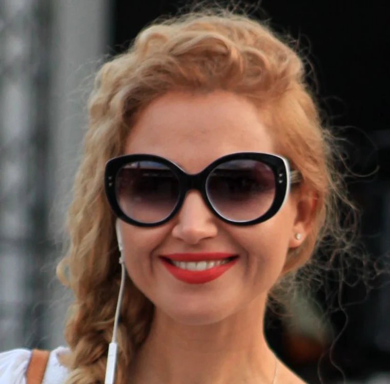 Anamaria Ferentz, la lansarea colecţiei Ritei Mureşan