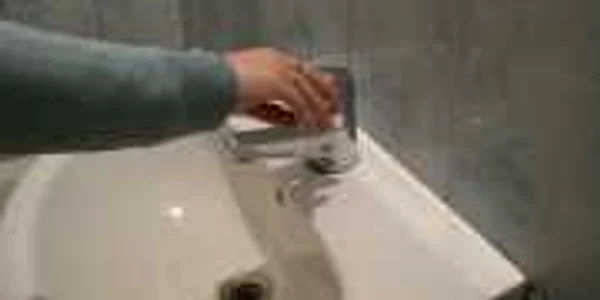 Apa va fi oprită între orele 08.00 şi 18.00