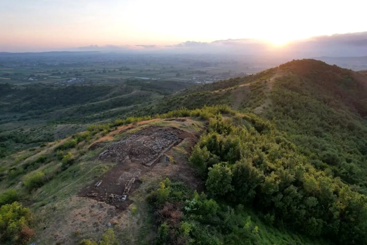 Templu elenistic descoperit de arheologi în situl antic de la Bushat (© Universitatea din Varșovia)