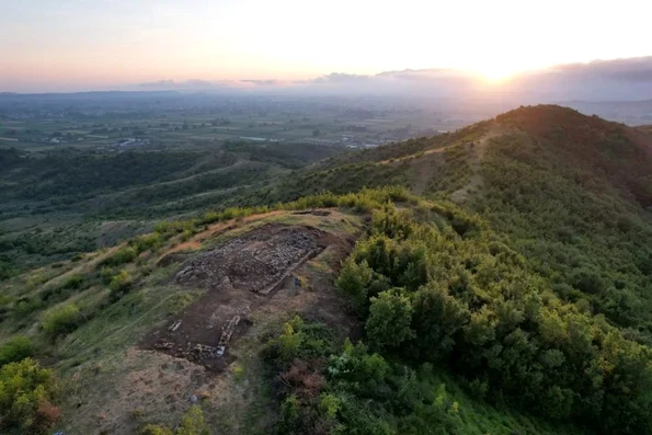 Templu elenistic descoperit de arheologi în situl antic de la Bushat (© Universitatea din Varșovia)