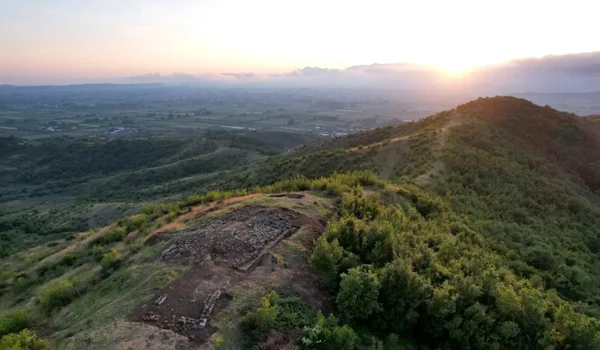 Templu elenistic descoperit de arheologi în situl antic de la Bushat (© Universitatea din Varșovia)