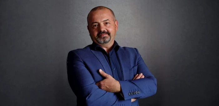 Adrian Asoltanie, atreprenor, speaker și specialist în educație financiară