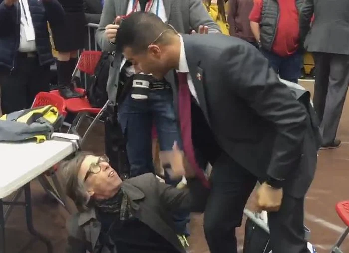 Un jurnalist al revistei Time a fost atacat de un agent secret la un miting de susținere a lui Donald Trumpfoto: captură video