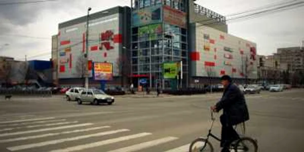 BUSSINESS Proprietarii Deva Mall au amânat intrarea în faliment