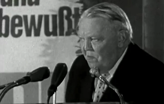 Ludwig Erhard, într-unul din discursurile sale care l-au făcut celebru | Sursa: Youtube.com