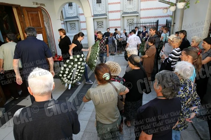 Înmormântarea lui Ionuţ, copilul sfâşiat de maidanezi în Capitală. (Foto: Dorin Constanda)