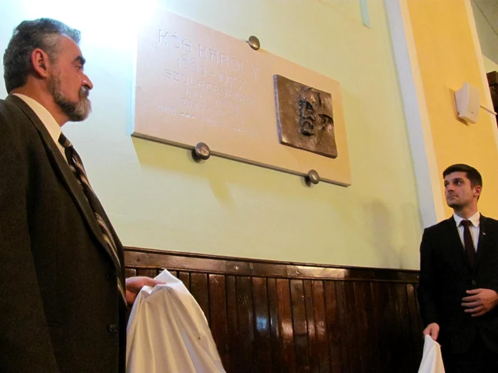 Dezvelirea plăcii comemorative Kos Karoly de la Timişoara Foto: Ştefan Both