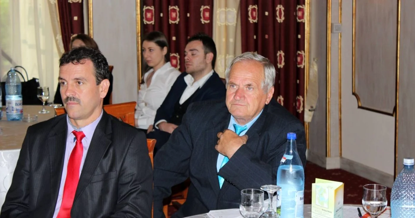 Primarii Romeo Vulpe şi Gheorghe Tătaru au fost contactaţi de falşii procurori
