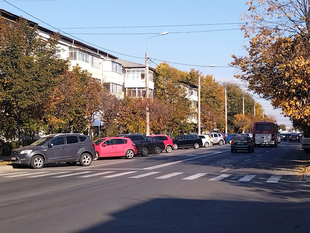 Toate locurile de parcare de pe Bulevardul Independenței vor dispărea FOTO: Ștefan Borcea