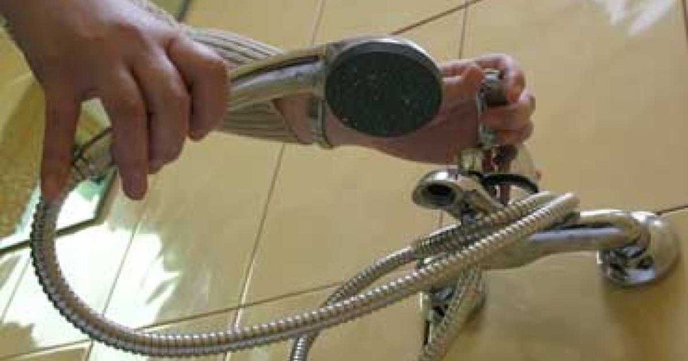 Bucureştenii din peste 250 de blocuri rămân fără apă caldă şi căldură