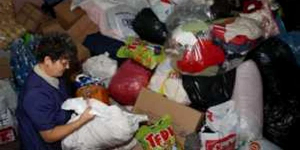 Nemţenii pot dona alimente sau bani pentru sinistraţii zăpezii