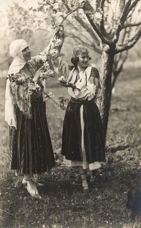 Regina Maria și principesa Ileana