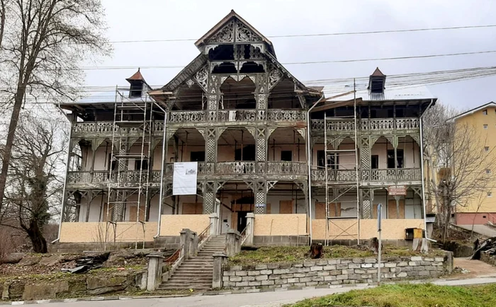 Vila Ivanovici Băile Govora - Vâlcea după ce a fost pusă în siguranţă Foto Adevărul - credit Studio Govora