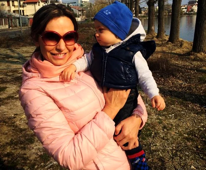 Anna Lesko împreună cu Adam, băieţelul eiFoto Arhivă Personală