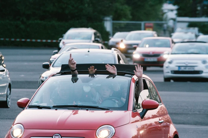 Concertul va putea fi urmărit din mașină