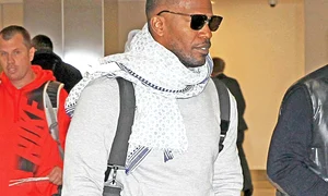 Jamie Foxx (47 de ani) a fost prins cu mâna la „bijuterii” în Boston jpeg