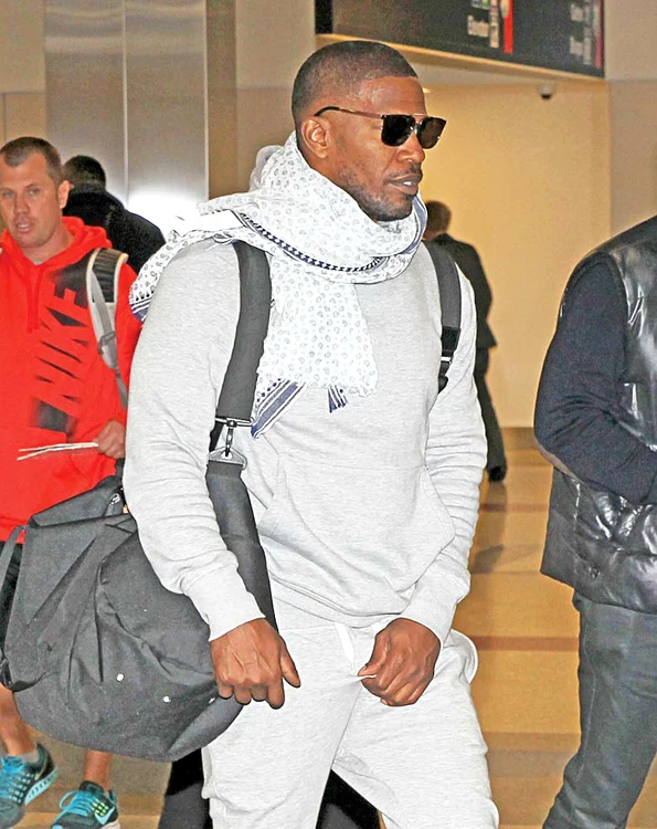 Jamie Foxx (47 de ani) a fost prins cu mâna la „bijuterii” în Boston