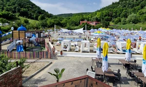 Ștrand în stațiunea Ocnele Mari din Vâlcea Foto Centru de Informare Turistică Ocnele Mari