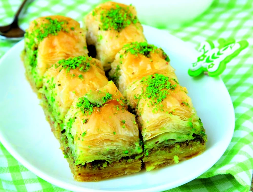 Baclava cu fistic SURSA Shutterstock