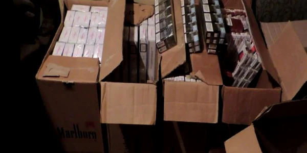 Percheziţii la Oţelu Roşu pentru contrabandă cu ţigări