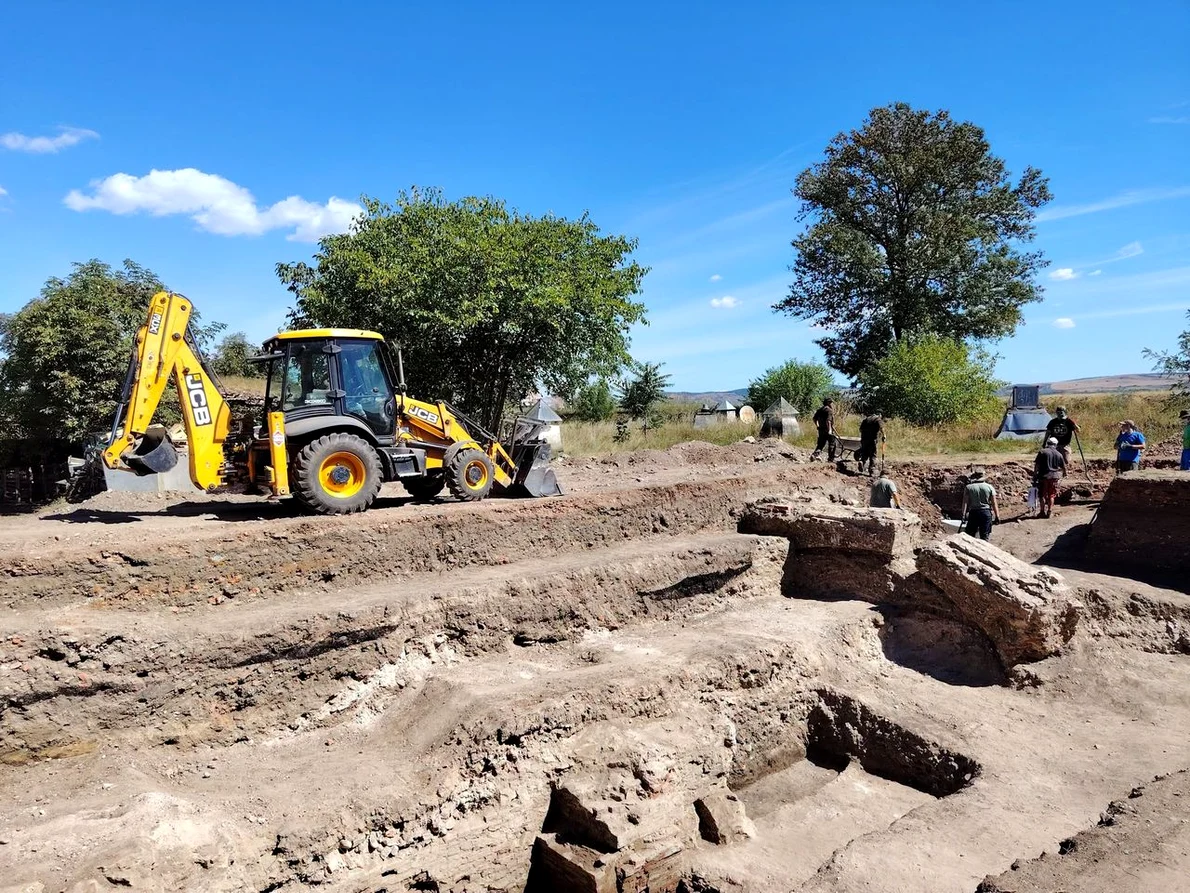 Noi cercetări arheologice în zona ruinelor porții prin care Mihai Viteazul a intrat în Albă Iulia