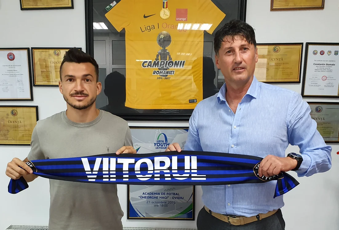 
    Cosmin Matei a fost prezentat oficial ieri la FC ViitorulFoto: Facebook / FC Viitorul  