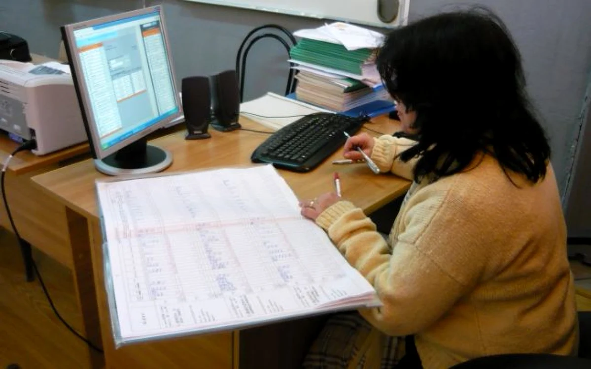 Profesorii din Dolj care au obţinut licenţa la Spiru Haret nu pot să îşi primească diplomele