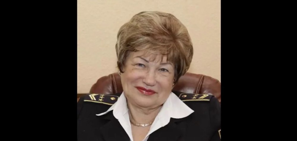 O să ne întoarcem într-un sicriu de zinc sau ce. O profesoară din Rusia îi îndeamnă pe tineri să meargă pe front, pentru a-și lua diploma mai devreme