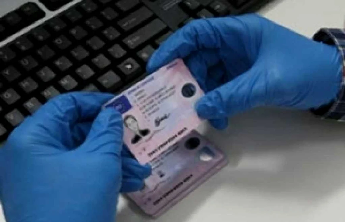 Poliţiştii au constatat că permisul era fals