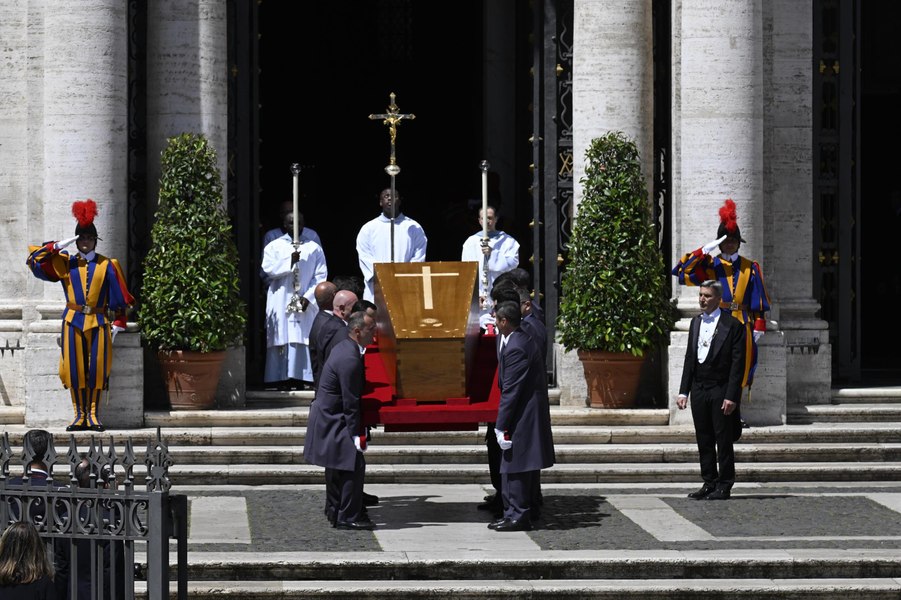 Funeraliile Papei Francisc s-au încheiat. Sicriul a ajuns la locul de odihnă, Biserica Sfânta Maria cea Mare LIVE TEXT