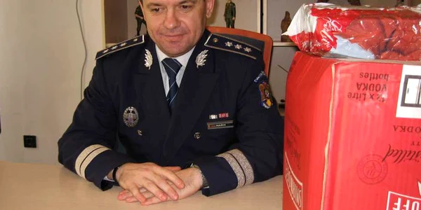 Poliţiştii au ridicat peste 500 de CD-uri piratate. Foto: Cristina Nica