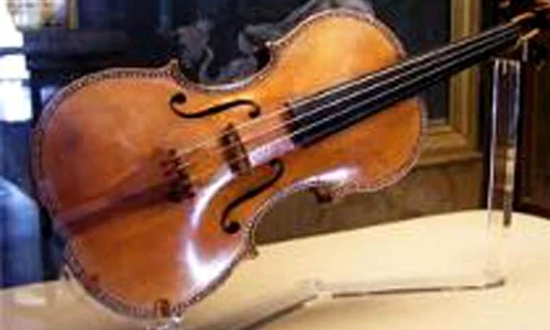 Cea mai scumpă vioară din lume, scoasă la licitaţie jpeg