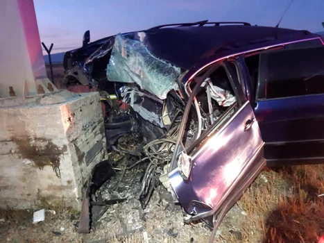 Accident mortal pe DN1 la intrare în Sibiu - o şoferiţă a intrat cu maşina într-un stâlp Foto Facebook Info Trafic Sibiu