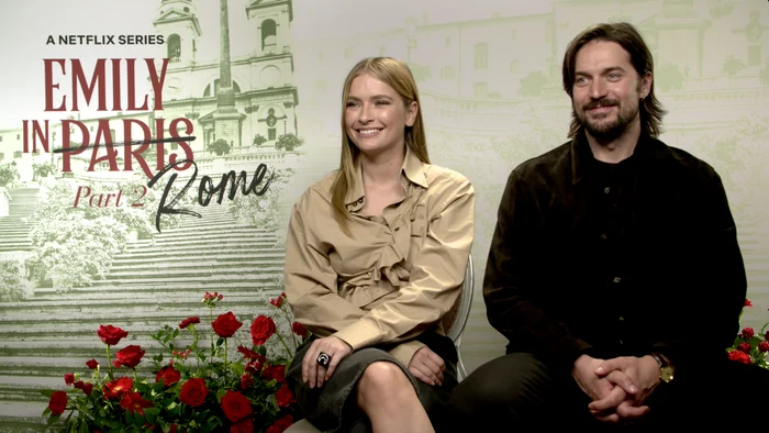 Camille Razat și Lucas Bravo, în timpul interviului pentru „Weekend Adevărul“