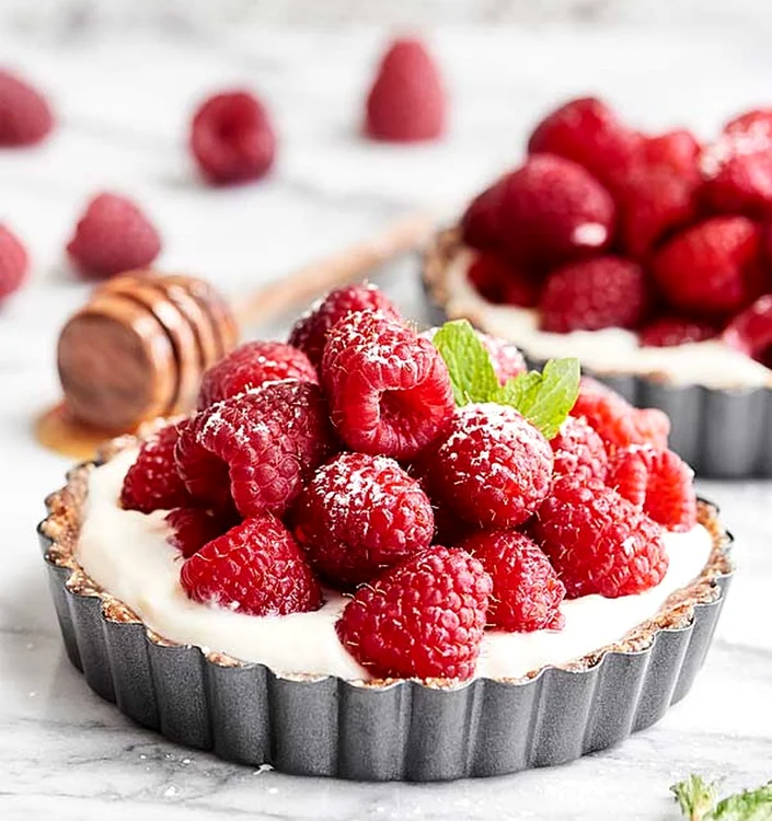 mini tarte cu zmeura jpeg