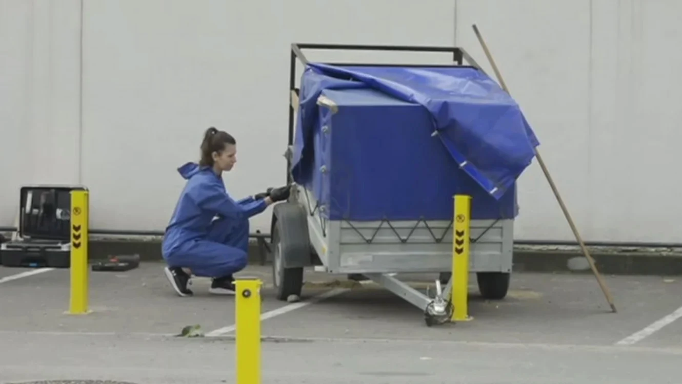 Cadavrul a fost găsit într-o remorcă cu prelată FOTO captură video digi24.ro