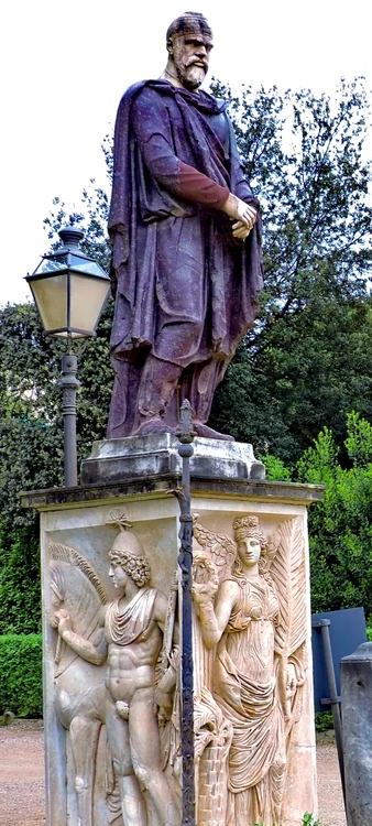 statuie 1 jpg jpeg