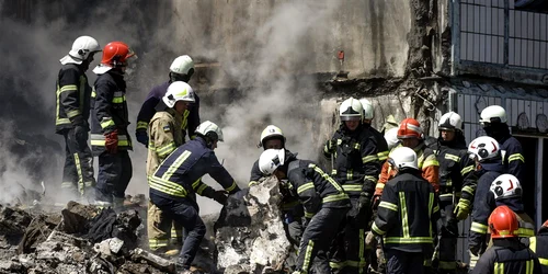 Operatiune de salvare dupa atacul de la Uman FOTO EPA EFE jpg