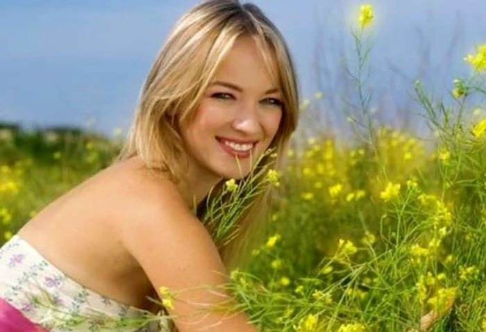 
    Zâmbetul te face mai frumoasăFoto: Click!  