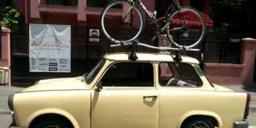 bicicleta pe masina