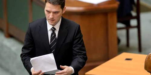 Dan Sova - vot in Senat FOTO Mediafax
