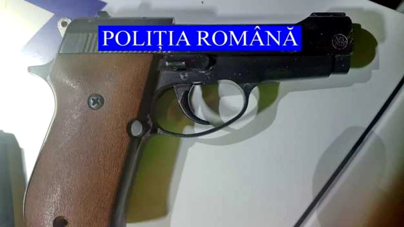 Una dintre armele confiscate de poliţişti Foto: IPJ Galaţi